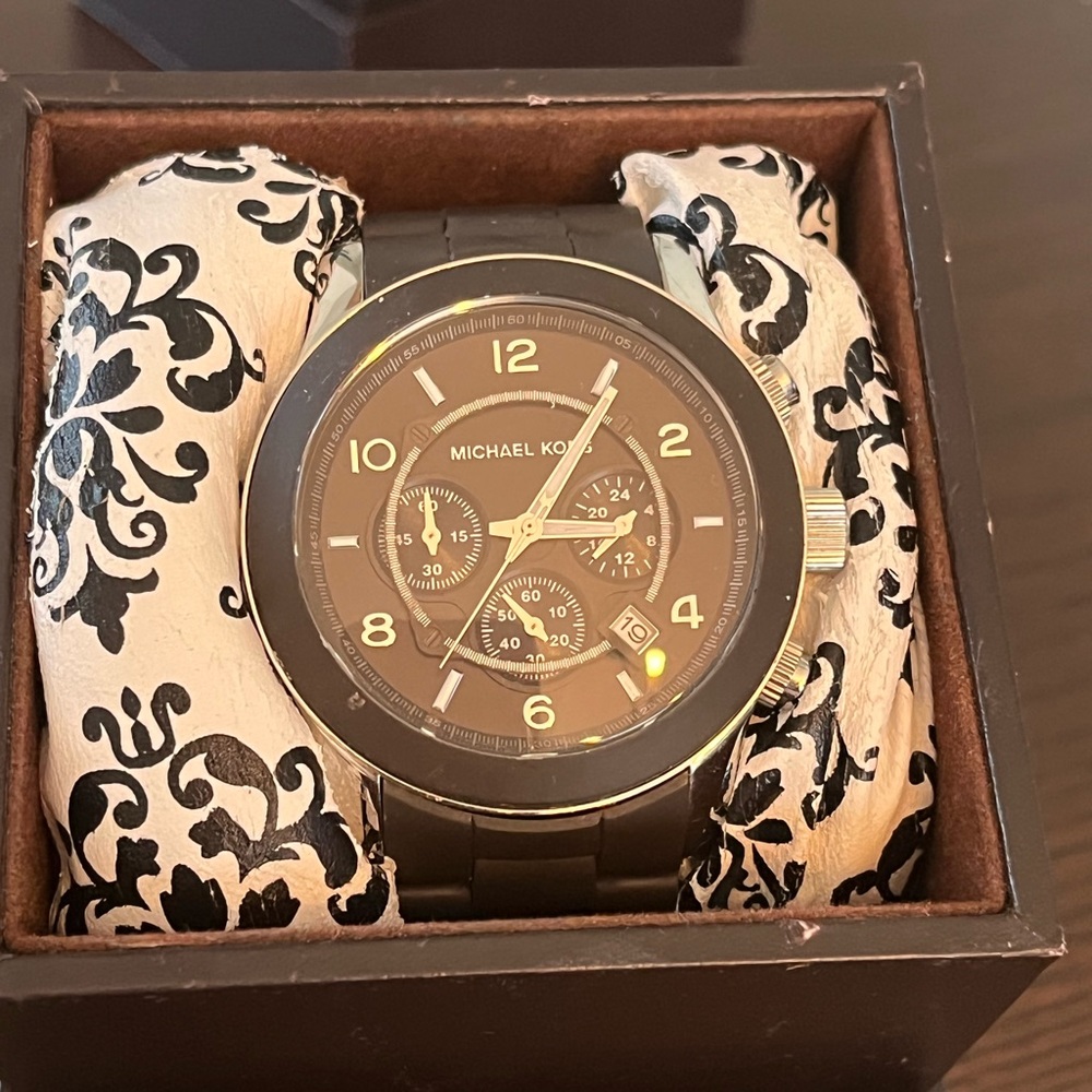 watch - Picture 2 of 7